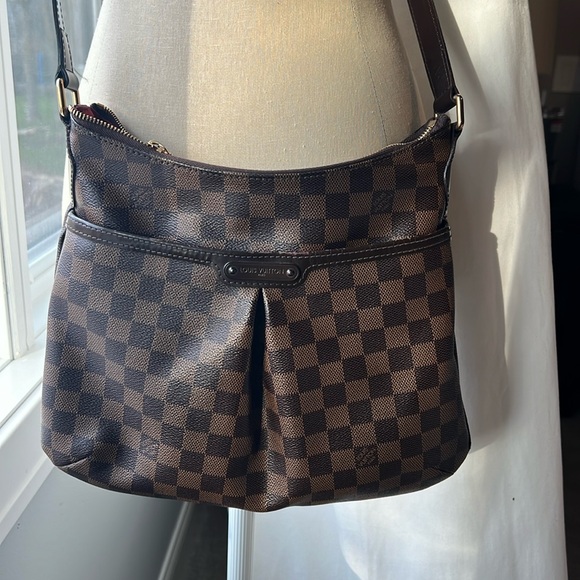 Louis Vuitton crossbody. Clean and just like new. - Picture 1 of 4